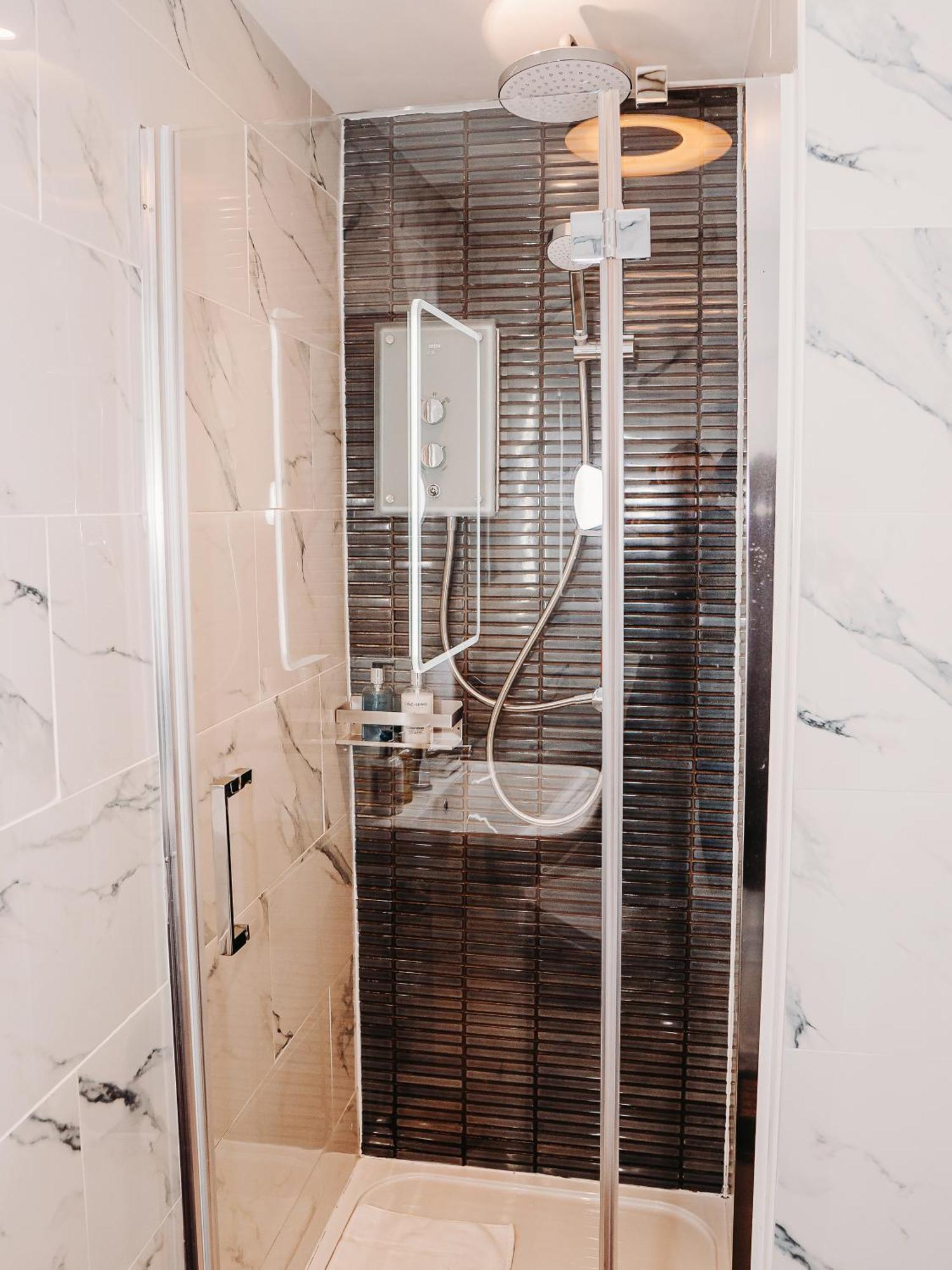 Cottage With Hot Tub - Near Cheltenham And Tewkesbury المظهر الخارجي الصورة